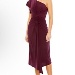 High Low One Shoulder Fitted Dress - One Shoulder
Detail - Mac Duggal A12480